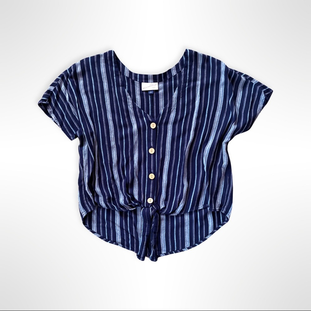 Blue Striped button down shirt, Short sleeved, Universal Thread, Size L